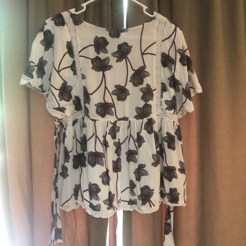 Flowy summer top